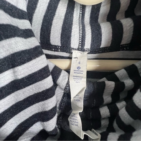 Lululemon In A Cinch Reversible Top - Picture 4 of 6